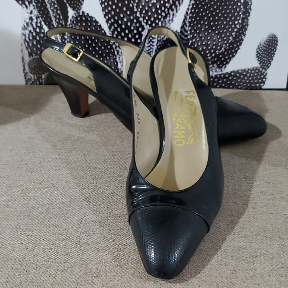 Salvatore Ferragamo Black Textured Slingback Heels - Picture 1 of 16